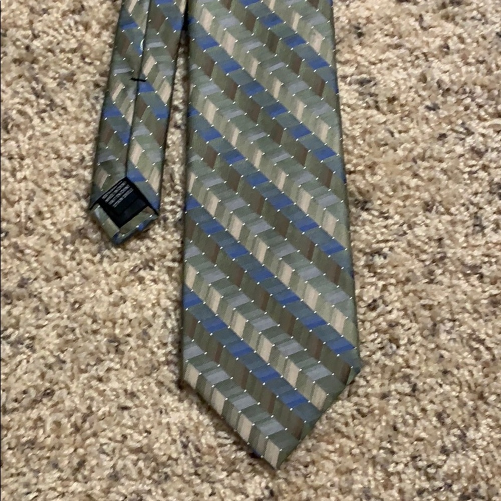 Van Heusen silk tie